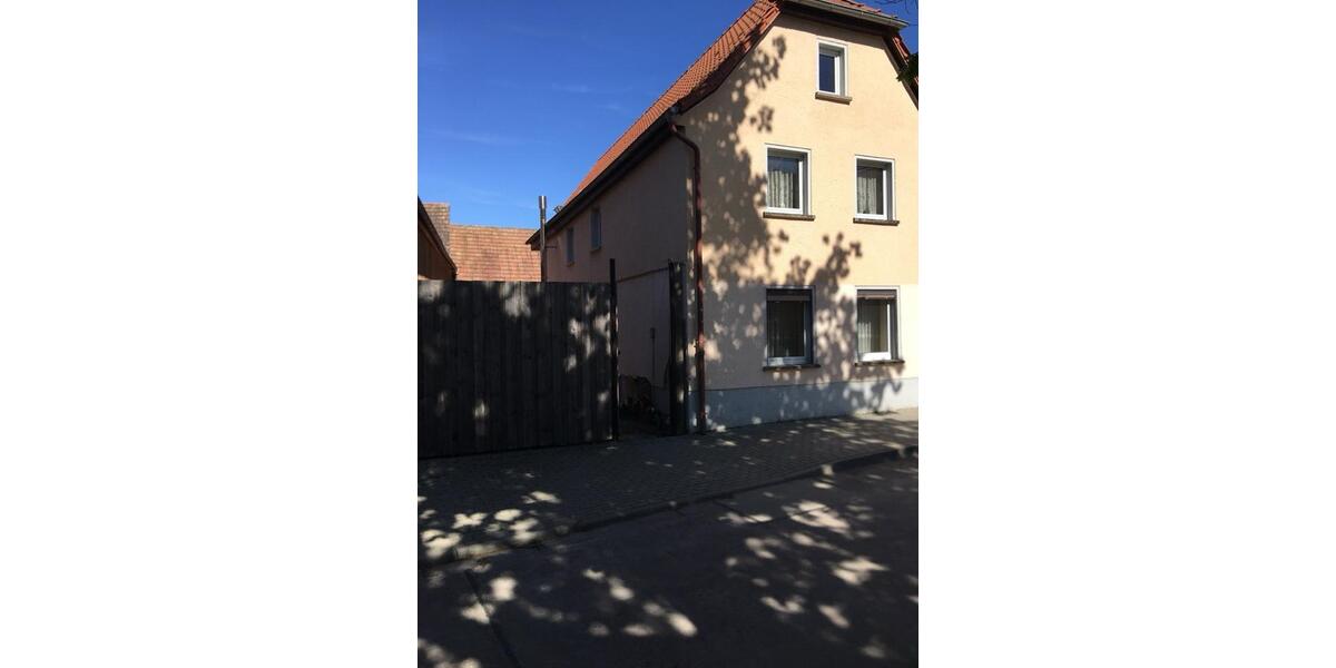 Einfamilienhaus Buttstädt - 8 Zimmer, 127 m&sup2;, 78.500&euro; | Angebot:27148065