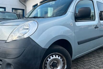 Renault Kangoo 87.500 km 8.949 &euro; Gummersbach (Zwischen Toom Markt und ATU) 51645