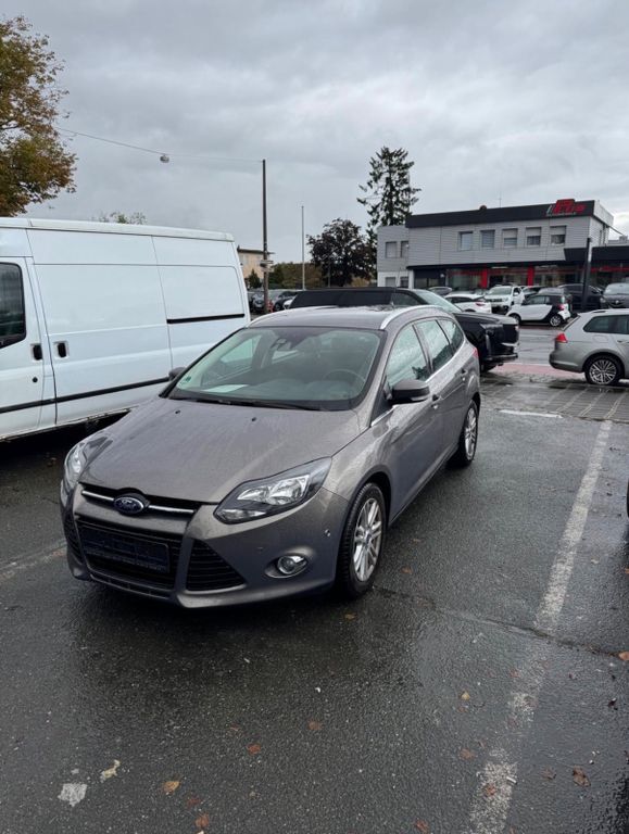 Ford Focus 87.000 km 6.800 € Porta Westfalica 32457