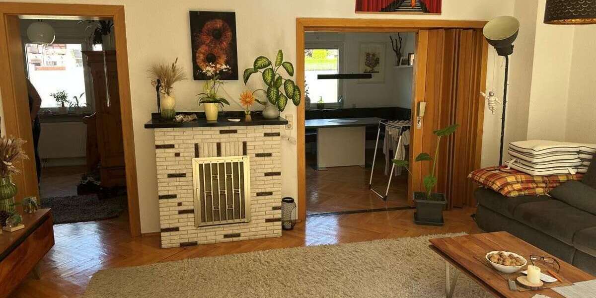 Saniertes Einfamilienhaus mit zwei Garagen in guter Wohnlage - Einfamilienhaus Unterwellenborn | Angebot:26777918