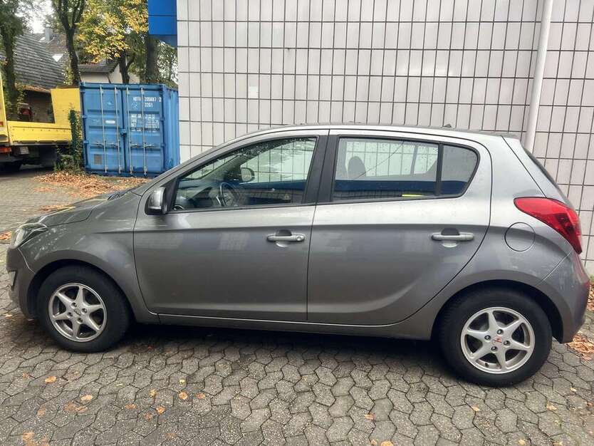 Hyundai i20 112.000 km 4.500 € Köln 51145