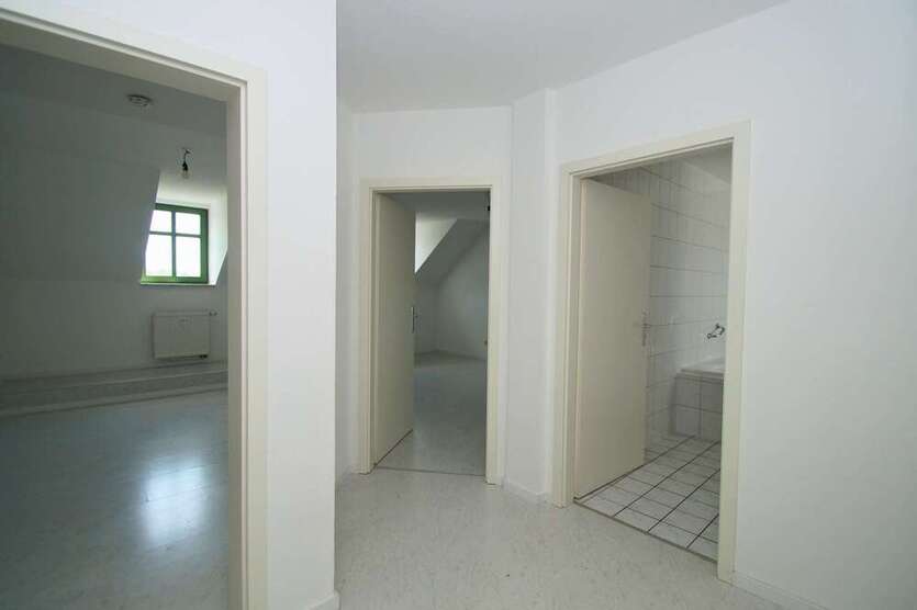 Auf Wunsch mit neuem Boden- Große 4-Zimmer-Wohnung im schönen Hilbersdorf!