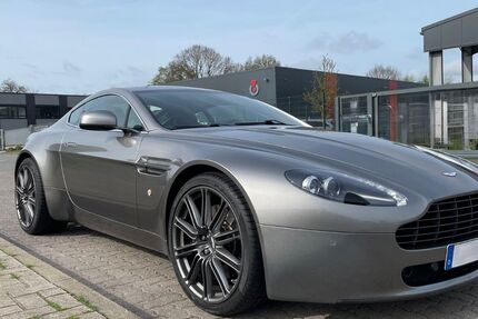 Aston Martin V8 Vantage 74.199 km 64.900 &euro; Hamburg 22143