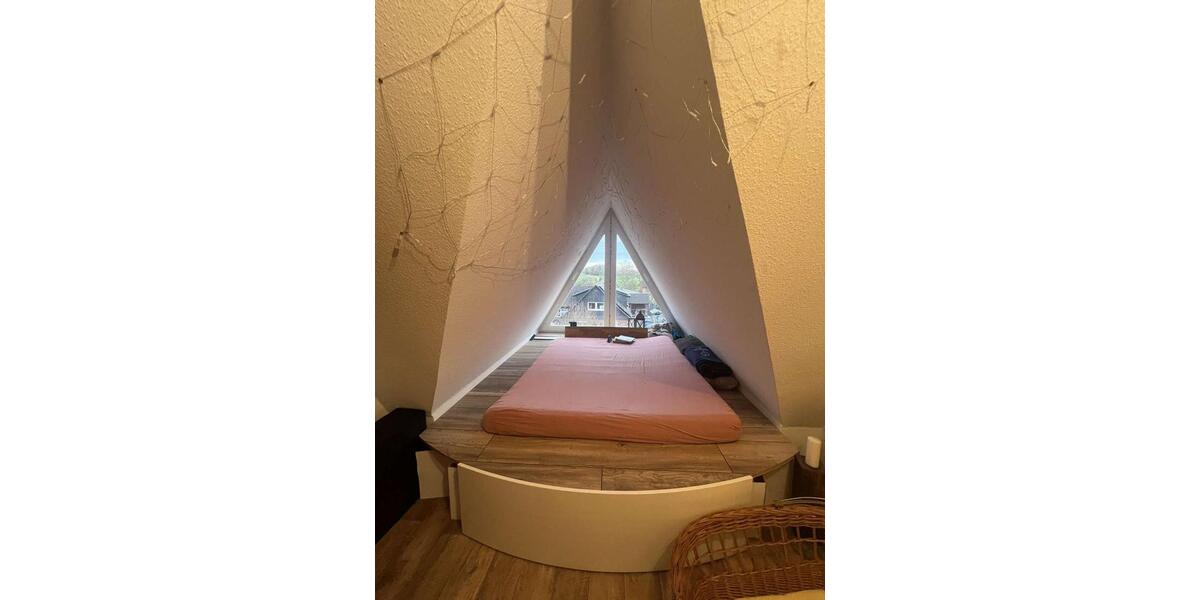 Etagenwohnung Nordenham - 5 Zimmer, 107 m&sup2;, 820&euro; | Angebot:25542233