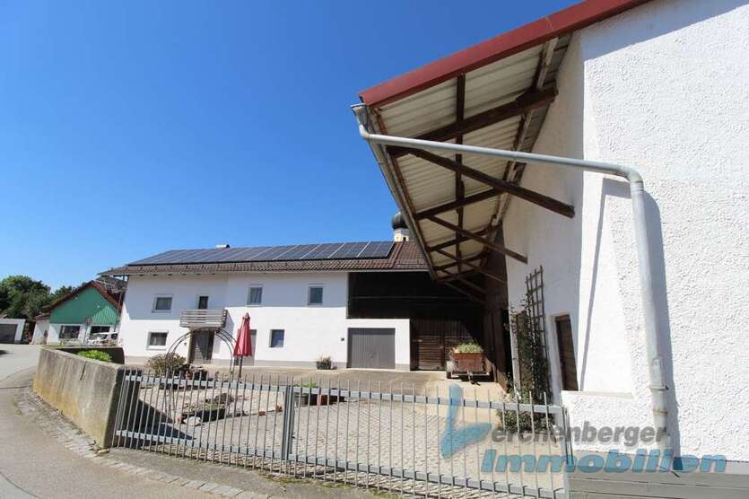 Haus zum Kaufen in Eichendorf 299.000 € 140 m²
