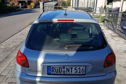 Peugeot 206 164.000 km 500 &euro; Diera-Zehren 01665