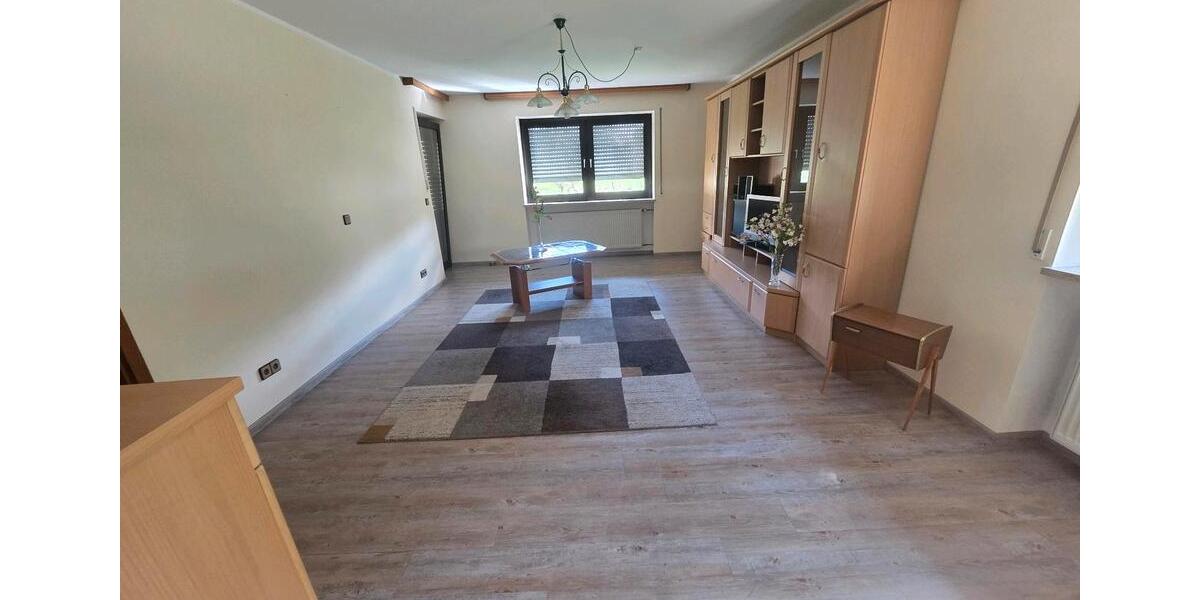 Villa Schwabach - 20 Zimmer, 250 m&sup2;, 4.200&euro; | Angebot:26652343