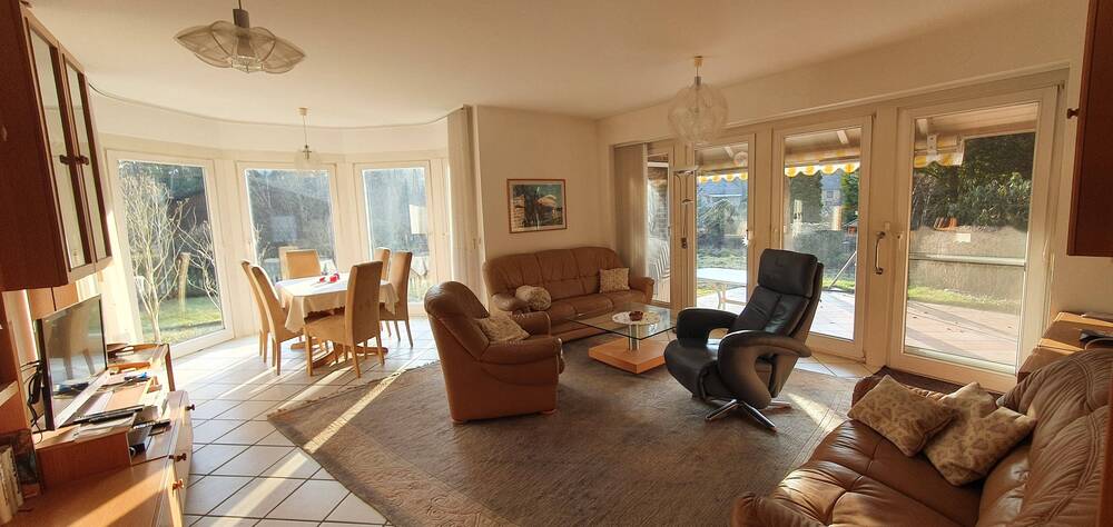 Sehr gepflegt und geräumig in ruhiger, bevorzugter Lage * 2 Küchen, 2 Bäder, Carport, Terrasse, Balkon, 2 Gartenteiche - Mehrfamilienhaus, Wohnhaus Gorleben | Angebot:19096233