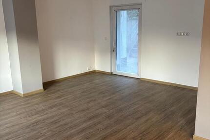 Renovierte Wohnung in Bicken mit Küche 3 zimmer