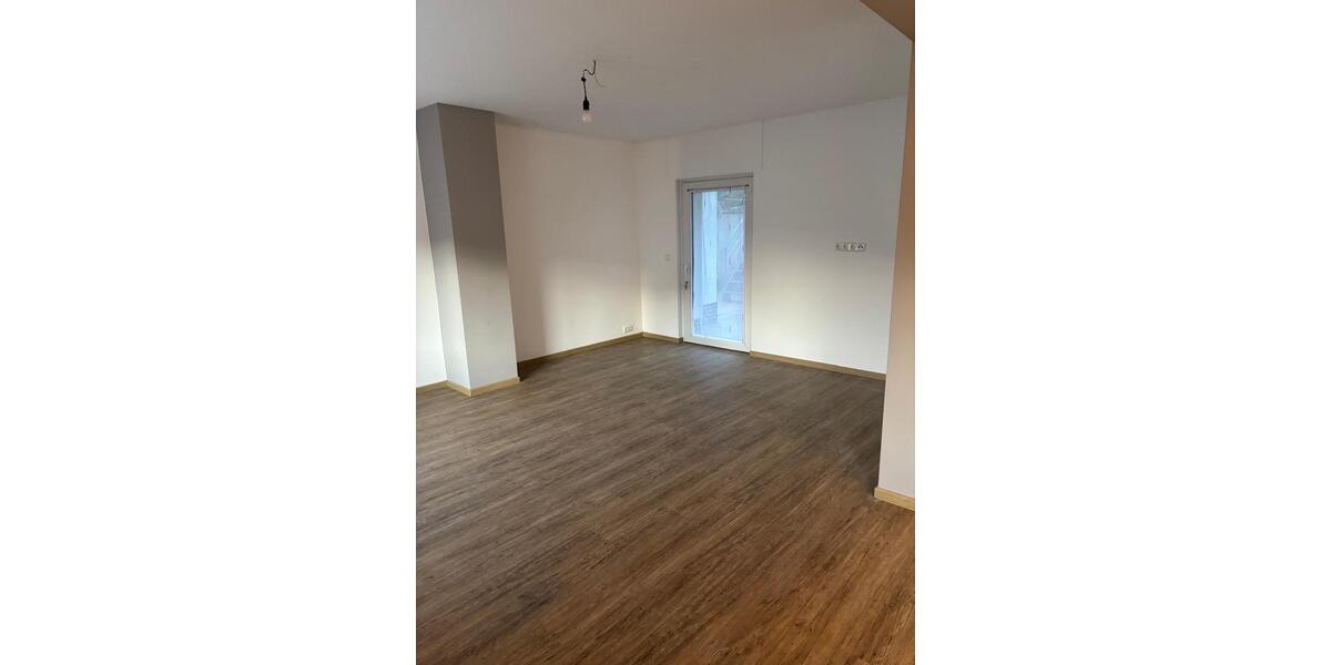 Renovierte Wohnung in Bicken mit Küche 3 zimmer