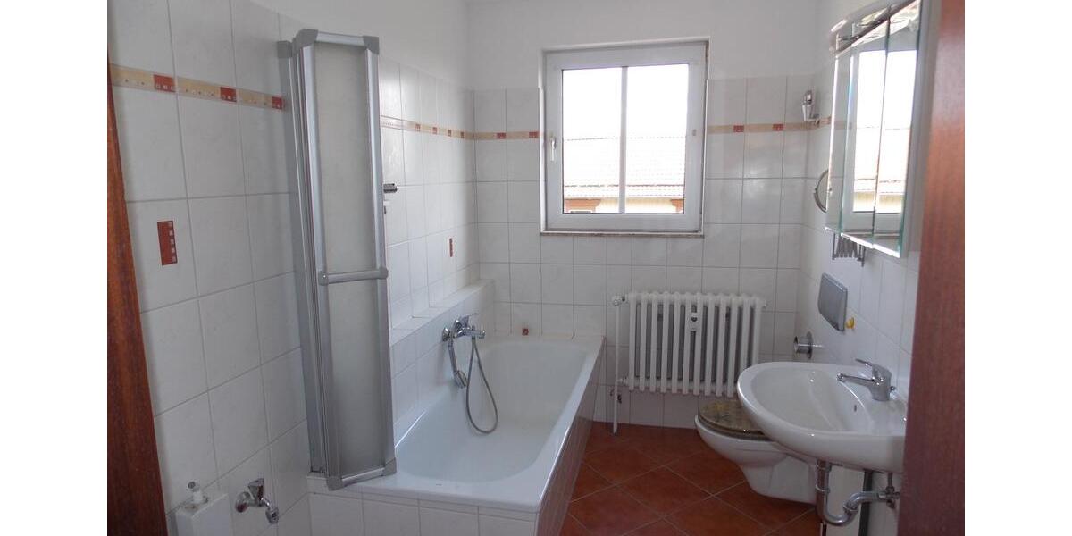 Dachgeschoßwohnung Blankenburg (Harz) - 3 Zimmer, 64 m&sup2;, 495&euro; | Angebot:26316072