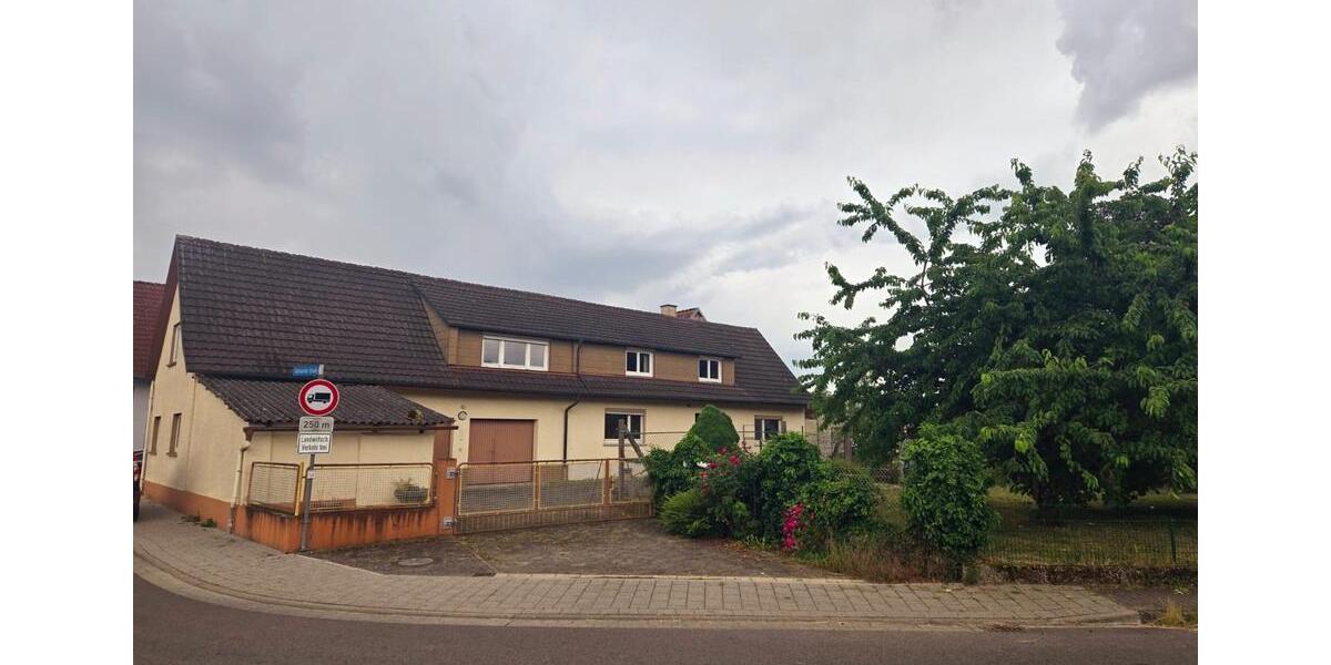 Einfamilienhaus Bühl - 5 Zimmer, 140 m&sup2;, 270.000&euro; | Angebot:26763002