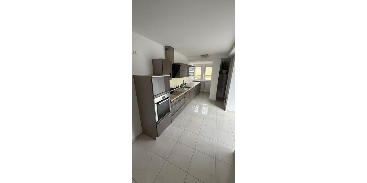 Dachgeschoßwohnung Schwerin Friedrichsthal - 4 Zimmer, 137 m&sup2;, 1.370&euro; | Angebot:25855164