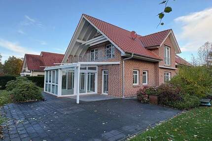 Hude-Süd: Großzügige Doppelhaushälfte mit hochwertiger Ausstattung und Wintergarten in ruhiger Lage! 6 zimmer