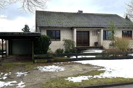 Haus zum Mieten in Uetze 1.300 € 180 m² 5 zimmer