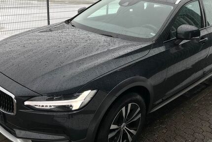 Volvo V90 Cross Country 111.000 km 25.789 &euro; Broderstorf / Rostock 18184