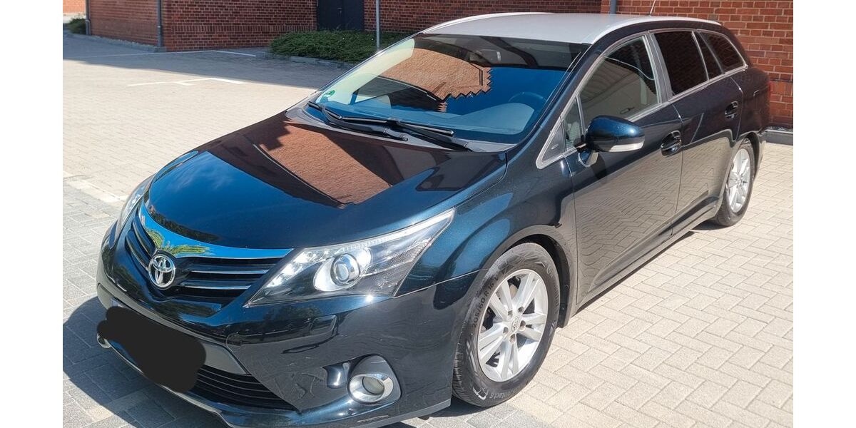 Toyota Avensis 118.300 km 7.990 &euro; Berlin 12489