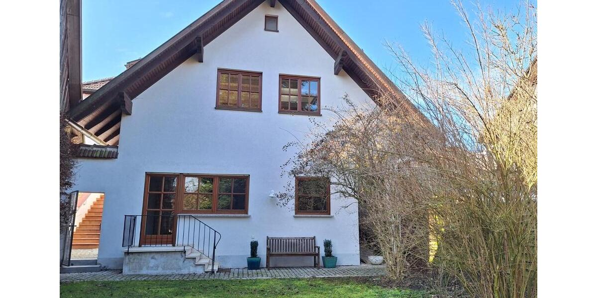 Erdgeschoßwohnung Rödental - 4 Zimmer, 104 m&sup2;, 750&euro; | Angebot:25540050