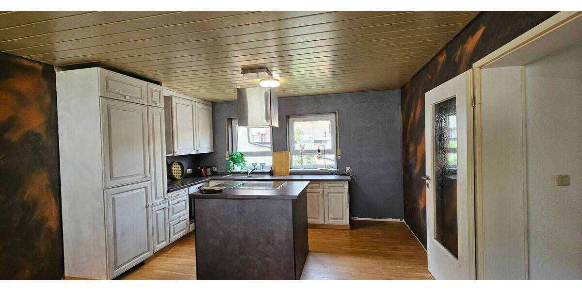 Mehrfamilienhaus, Wohnhaus Lauda-Königshofen Königshofen - 4 Zimmer, 157 m&sup2;, 249.000&euro; | Angebot:26684160