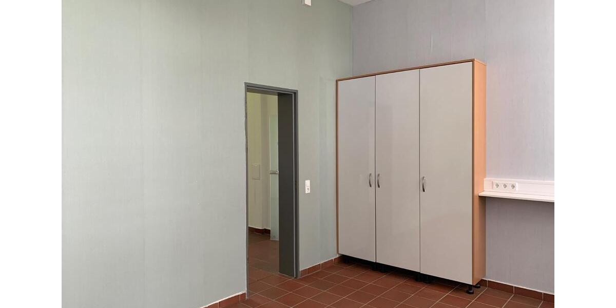 Büroräume Lagerräume zu vermieten Gewerbepark Nord West zimmer