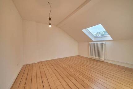 Top-StudentenWohnung in komplett renoviertem Haus! Ruhige Lage!