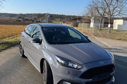Ford Focus 118.524 km 17.999 &euro; Roßtal 90574