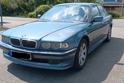 BMW 730
