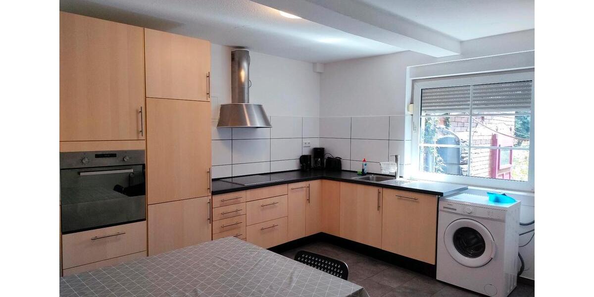 Einfamilienhaus Eschershausen - 11 Zimmer, 300 m&sup2;, 750&euro; | Angebot:25419553
