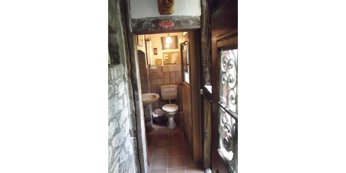 Einfamilienhaus Bad Breisig - 9 Zimmer, 140 m&sup2;, 250.000&euro; | Angebot:27083214