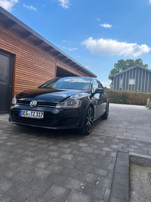 VW Golf 157.000 km 7.600 € Niederalteich 94557