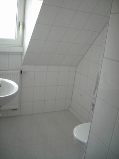 Dachgeschoßwohnung Petersberg - 3 Zimmer, 41 m&sup2;, 401&euro; | Angebot:26543122