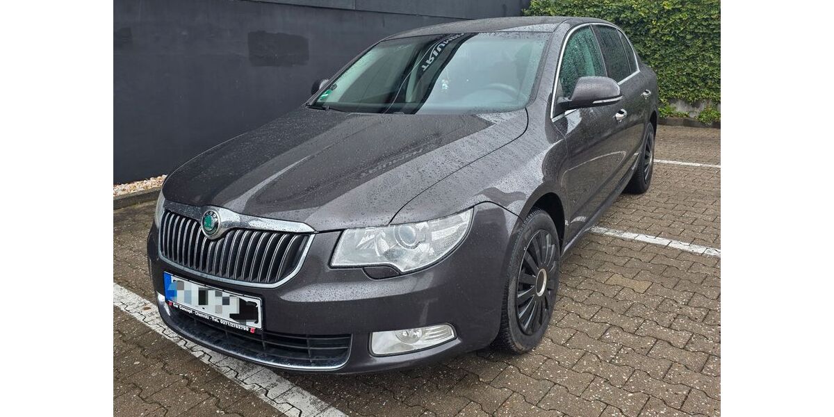 Skoda Superb 180.000 km 6.666 &euro; Röhrsdorf 09247