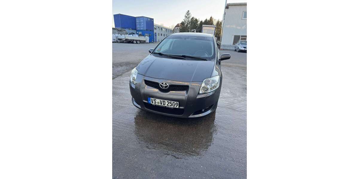 Toyota Auris 251.000 km 4.450 &euro; Villingen Schwenningen 78048