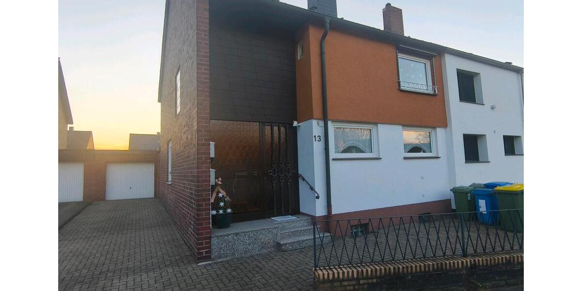 Doppelhaushälfte mit Garten und Garage 4 zimmer