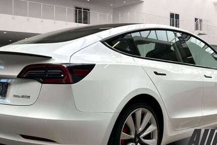 Tesla Model 3 60.750 km 30.950 &euro; Schöningen 38364