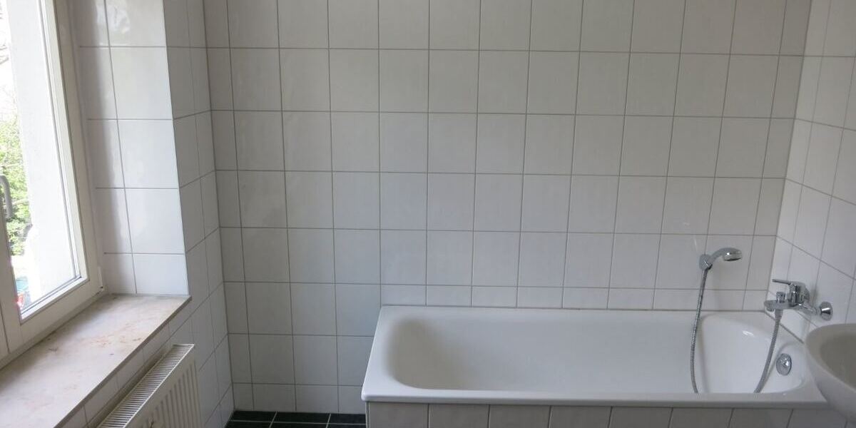 Für Ihren Start als Anleger - kleine Wohnung mit Fenster in Küche und Bad! - Etagenwohnung Chemnitz Schloßchemnitz | Angebot:25342466