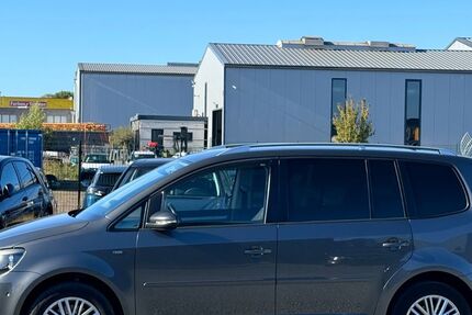 VW Touran 225.000 km 8.950 &euro; Düren 52351