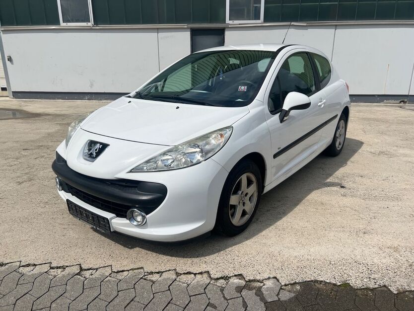 Peugeot 207 157.946 km 2.699 € Uhingen 73066