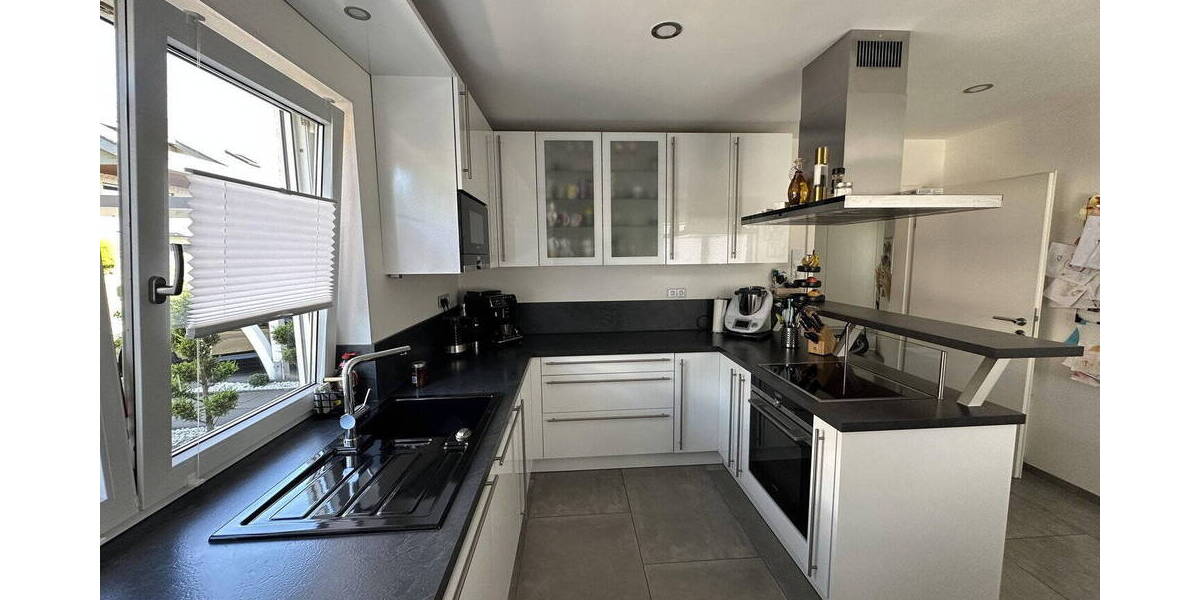 Einfamilienhaus Bergneustadt - 7 Zimmer, 240 m&sup2;, 570.000&euro; | Angebot:26330511