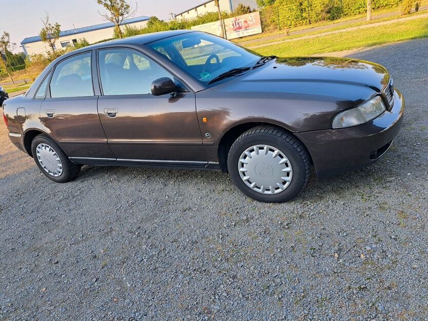 Audi A4 157.000 km 1.250 € Elsterwerda 04910