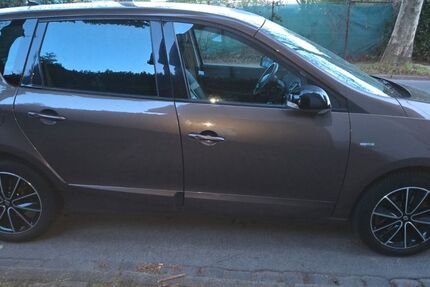 Renault Scenic 143.831 km 3.000 &euro; Gelsenkirchen 45886