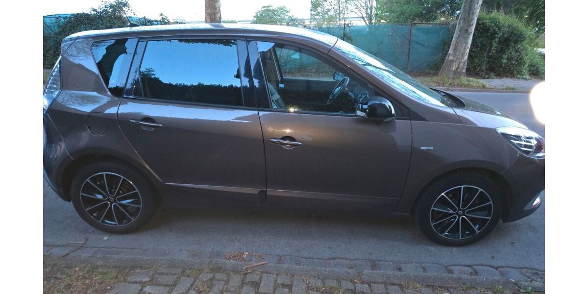 Renault Scenic 143.831 km 3.000 &euro; Gelsenkirchen 45886