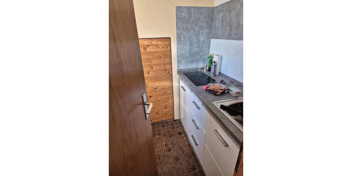 Vermiete gesamtes Haus mit separaten Eingängen mit DGNutzung 7 zimmer