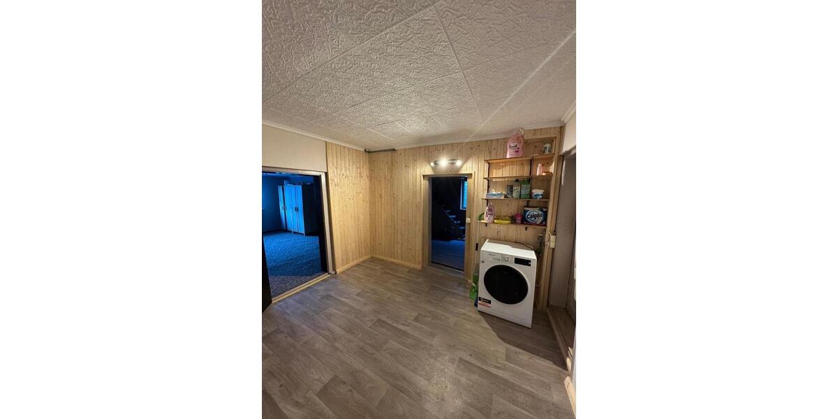 Großes Einfamilienhaus mit Grundstück – 200 m² – ab sofort frei 7 zimmer