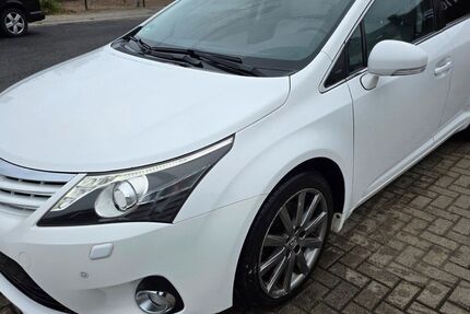 Toyota Avensis 178.157 km 6.690 € Meißen 01662