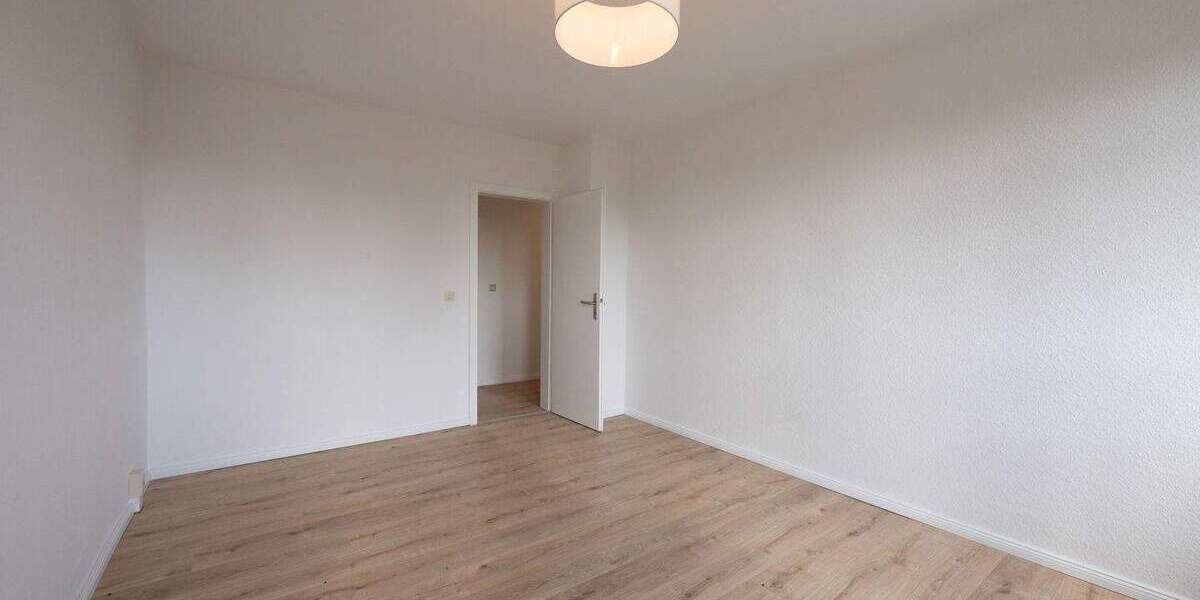 Etagenwohnung Schorfheide Lichterfelde - 3 Zimmer, 66 m&sup2;, 140.000&euro; | Angebot:24773361
