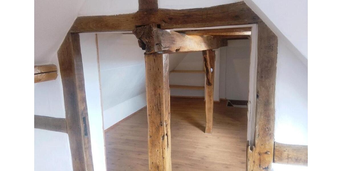 Etagenwohnung Gladenbach - 4 Zimmer, 142 m&sup2;, 1.200&euro; | Angebot:26397959