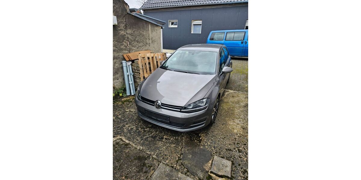 VW Golf 105.000 km 11.900 &euro; Detmold 32760