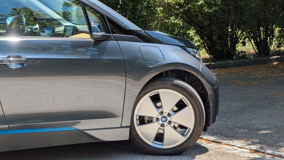 i3