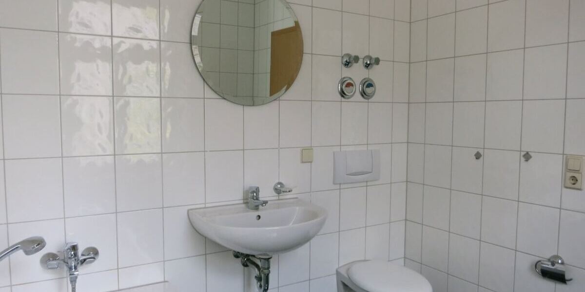 Für Ihren Start als Anleger - kleine Wohnung mit Fenster in Küche und Bad! - Etagenwohnung Chemnitz Schloßchemnitz | Angebot:25342466